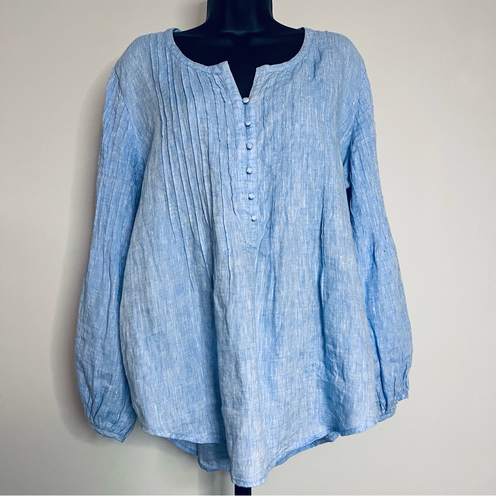 Vineyard Vines Light Blue Linen Pintuck Top - Size L